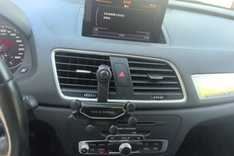 Used Audi Q3 2015 35 TFSI quattro Luxury Edition Audio And AC Panel