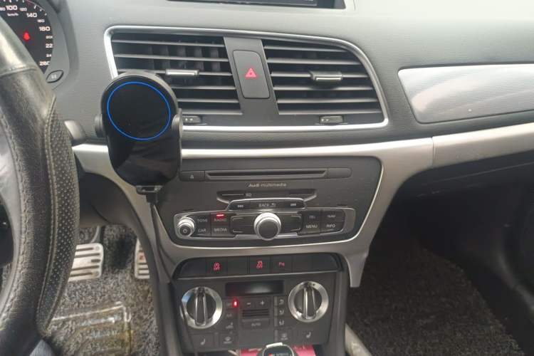 Used Audi Q3 2015 35 TFSI Comfort Model Audio And AC Panel