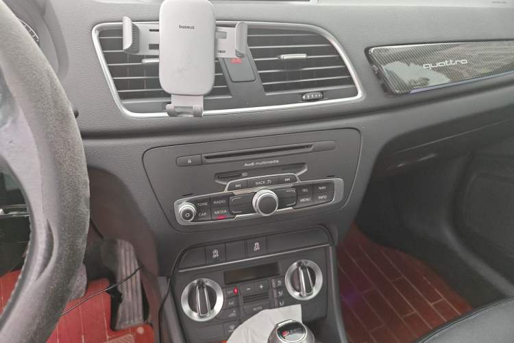 Used Audi Q3 2015 35 TFSI Ambition Edition Audio And AC Panel