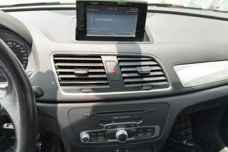Used Audi Q3 2015 35 TFSI Comfort Model Audio And AC Panel
