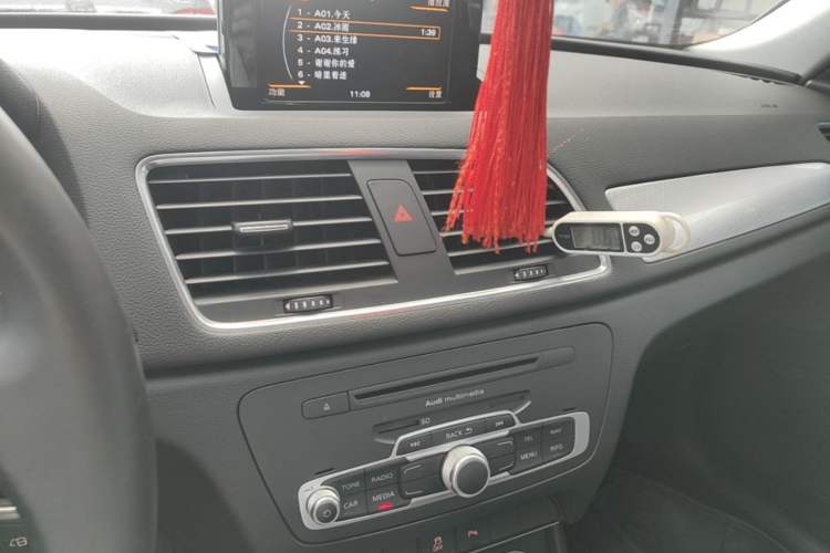 Used Audi Q3 2015 35 TFSI Comfort Model Audio And AC Panel