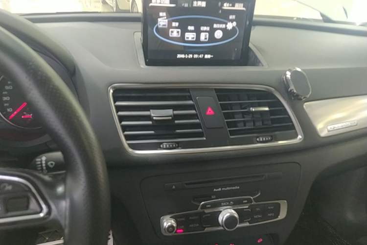 Used Audi Q3 2015 35 TFSI quattro Technology Edition Audio And AC Panel
