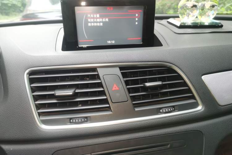 Used Audi Q3 2015 30 TFSI Comfort Model Audio And AC Panel