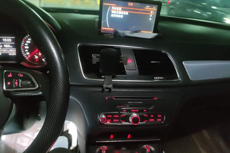 Used Audi Q3 2015 30 TFSI Comfort Model Audio And AC Panel