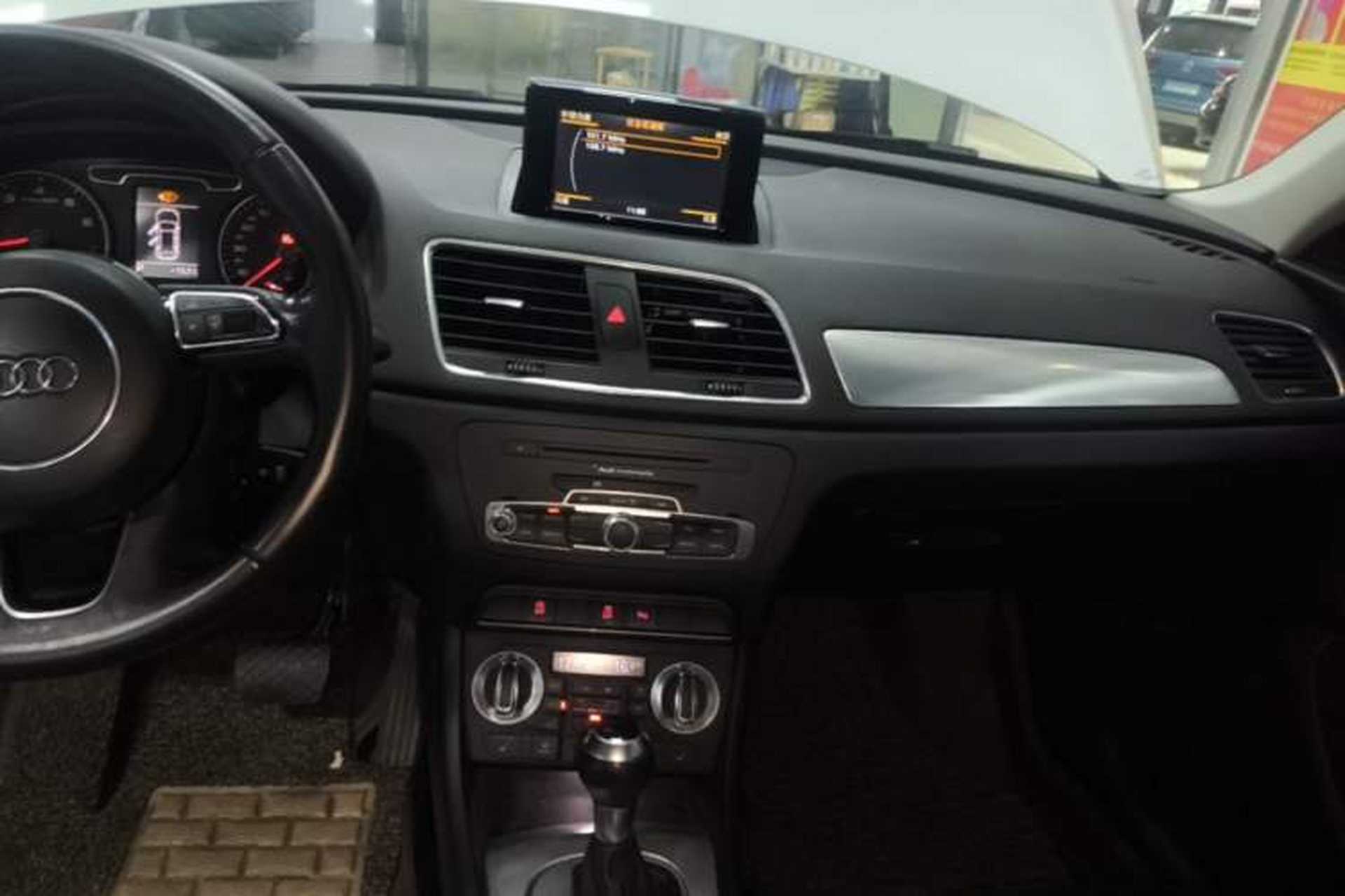 Used Audi Q3 2015 35 TFSI Comfort Model Audio And AC Panel