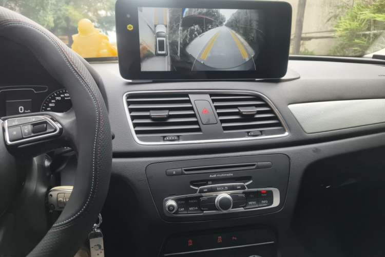 Used Audi Q3 2015 35 TFSI Ambition Edition Audio And AC Panel
