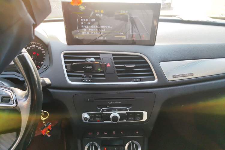 Used Audi Q3 2015 35 TFSI quattro Technology Edition Audio And AC Panel