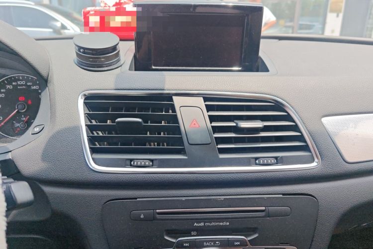 Used Audi Q3 2015 30 TFSI Comfort Model Audio And AC Panel