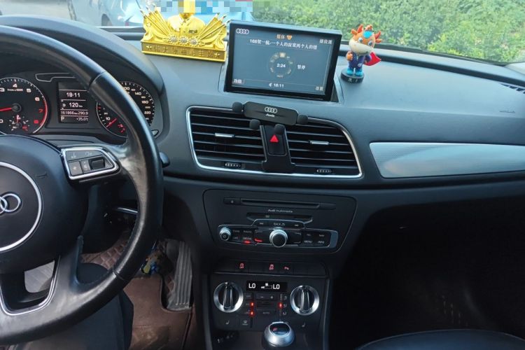 Used Audi Q3 2015 35 TFSI Comfort Model Audio And AC Panel