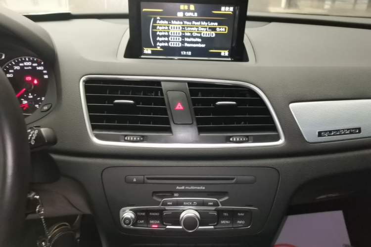 Used Audi Q3 2015 35 TFSI quattro Technology Edition Audio And AC Panel