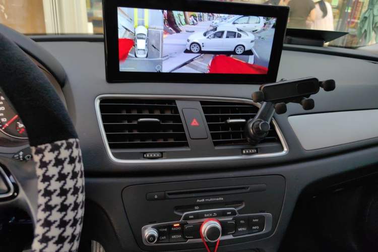 Used Audi Q3 2015 30 TFSI Ambition Edition Audio And AC Panel