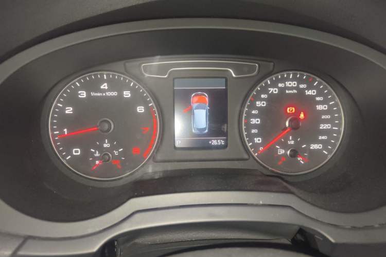 Used Audi Q3 2015 35 TFSI quattro Technology Edition Audio And AC Panel