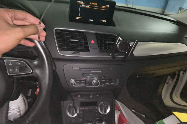Used Audi Q3 2015 35 TFSI Comfort Model Audio And AC Panel