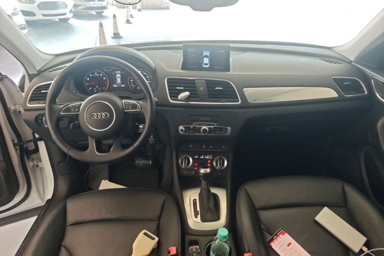 Used Audi Q3 2015 35 TFSI quattro Technology Edition Center Console