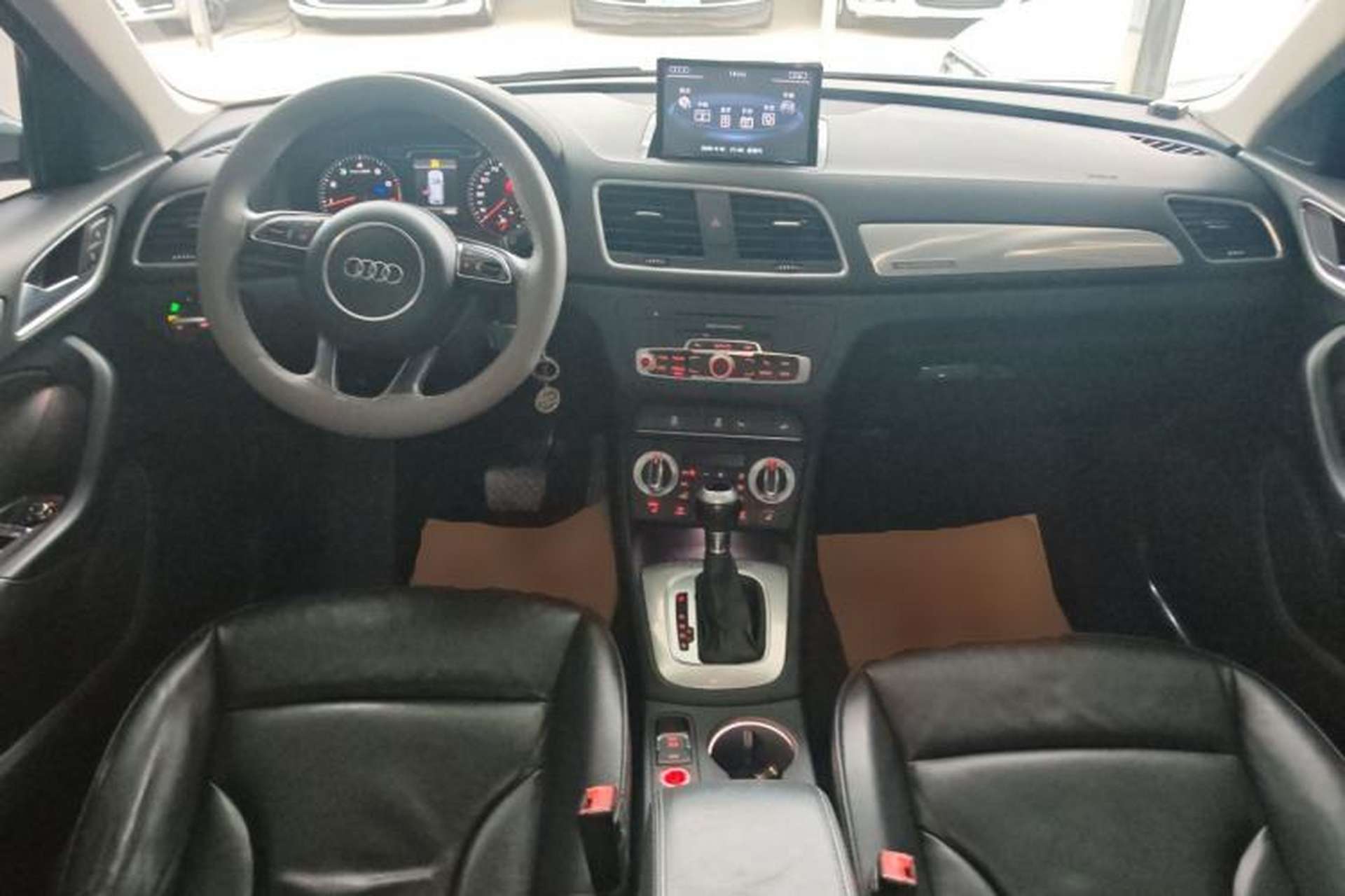 Used Audi Q3 2015 35 TFSI quattro Technology Edition Center Console