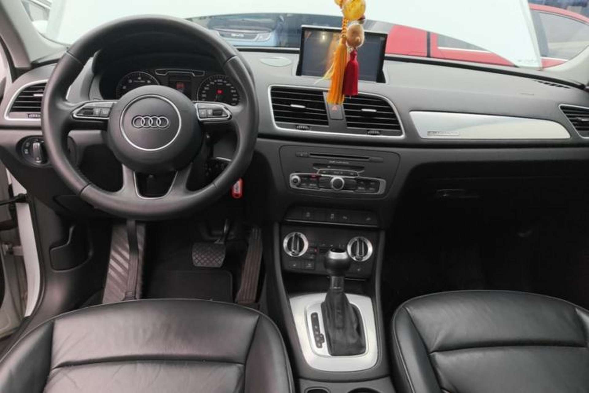 Used Audi Q3 2015 35 TFSI quattro Millionth Anniversary Edition Center Console