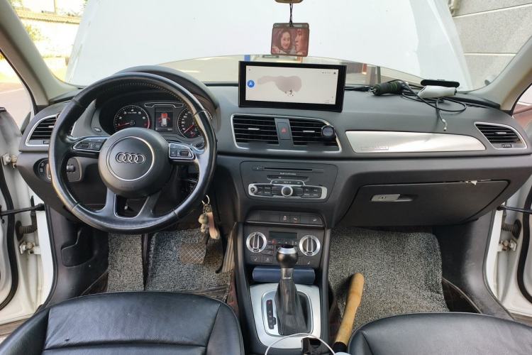 Used Audi Q3 2015 35 TFSI quattro Technology Edition Center Console