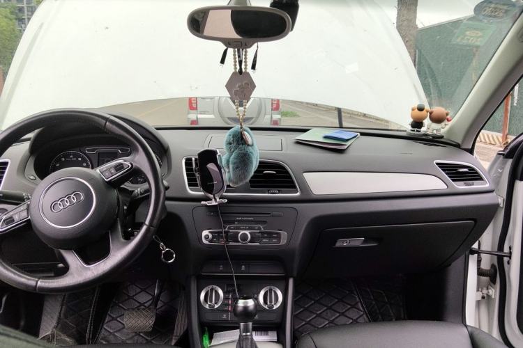 Used Audi Q3 2015 35 TFSI Millionth Anniversary Intelligent Edition Center Console