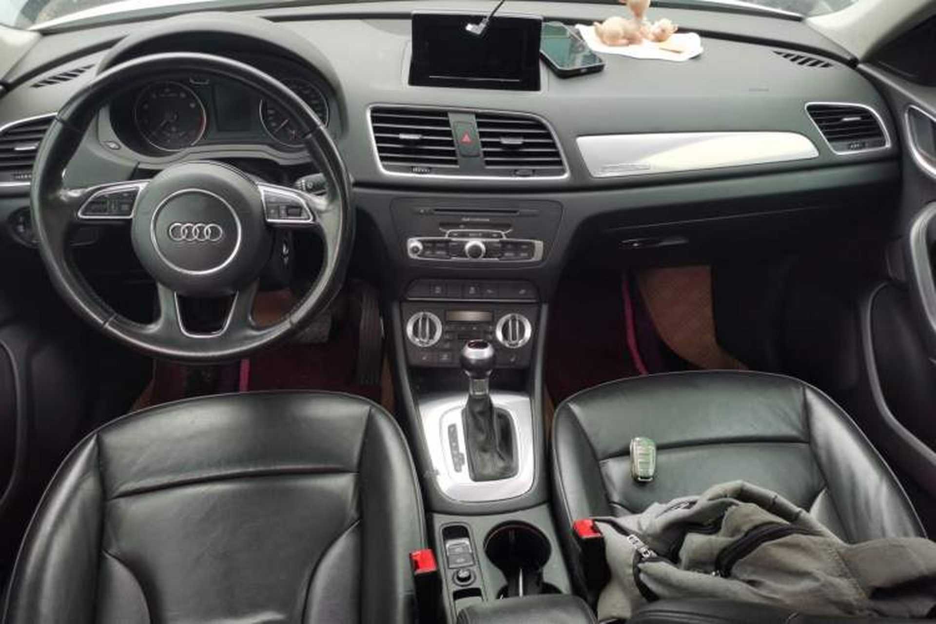 Used Audi Q3 2015 35 TFSI quattro Millionth Anniversary Edition Center Console