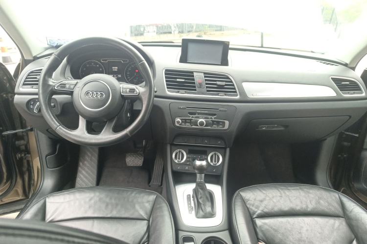 Used Audi Q3 2015 35 TFSI quattro Millionth Anniversary Edition Center Console
