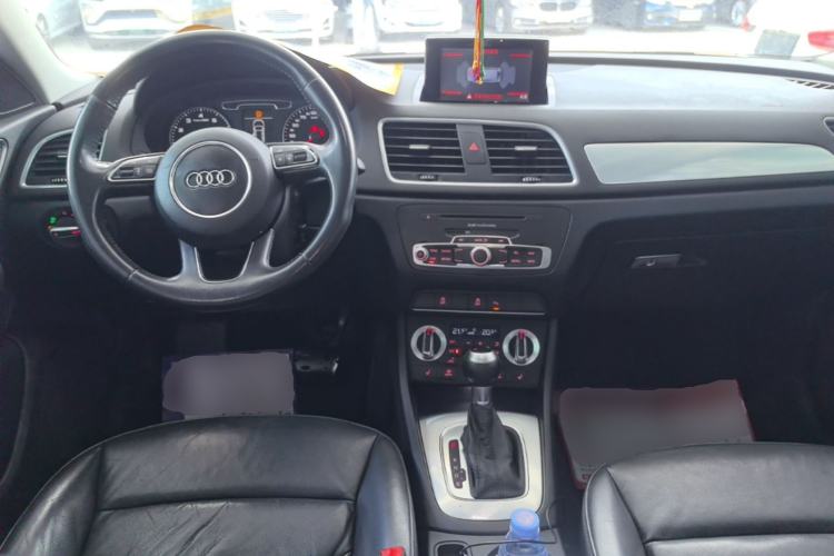 Used Audi Q3 2015 35 TFSI Millionth Anniversary Comfort Model Center Console