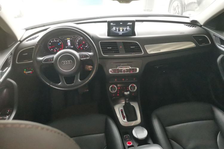 Used Audi Q3 2015 35 TFSI quattro Millionth Anniversary Edition Center Console
