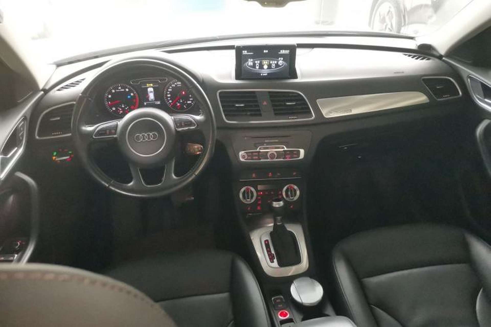 Used Audi Q3 2015 35 TFSI quattro Millionth Anniversary Edition Center Console