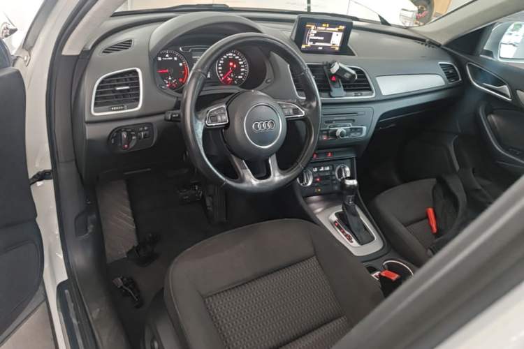 Used Audi Q3 2015 35 TFSI Millionth Anniversary Intelligent Edition Center Console