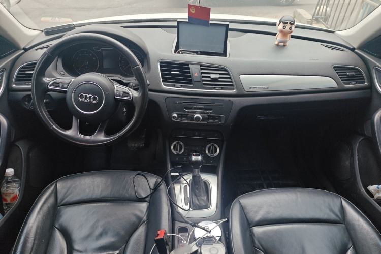 Used Audi Q3 2015 35 TFSI quattro Technology Edition Center Console