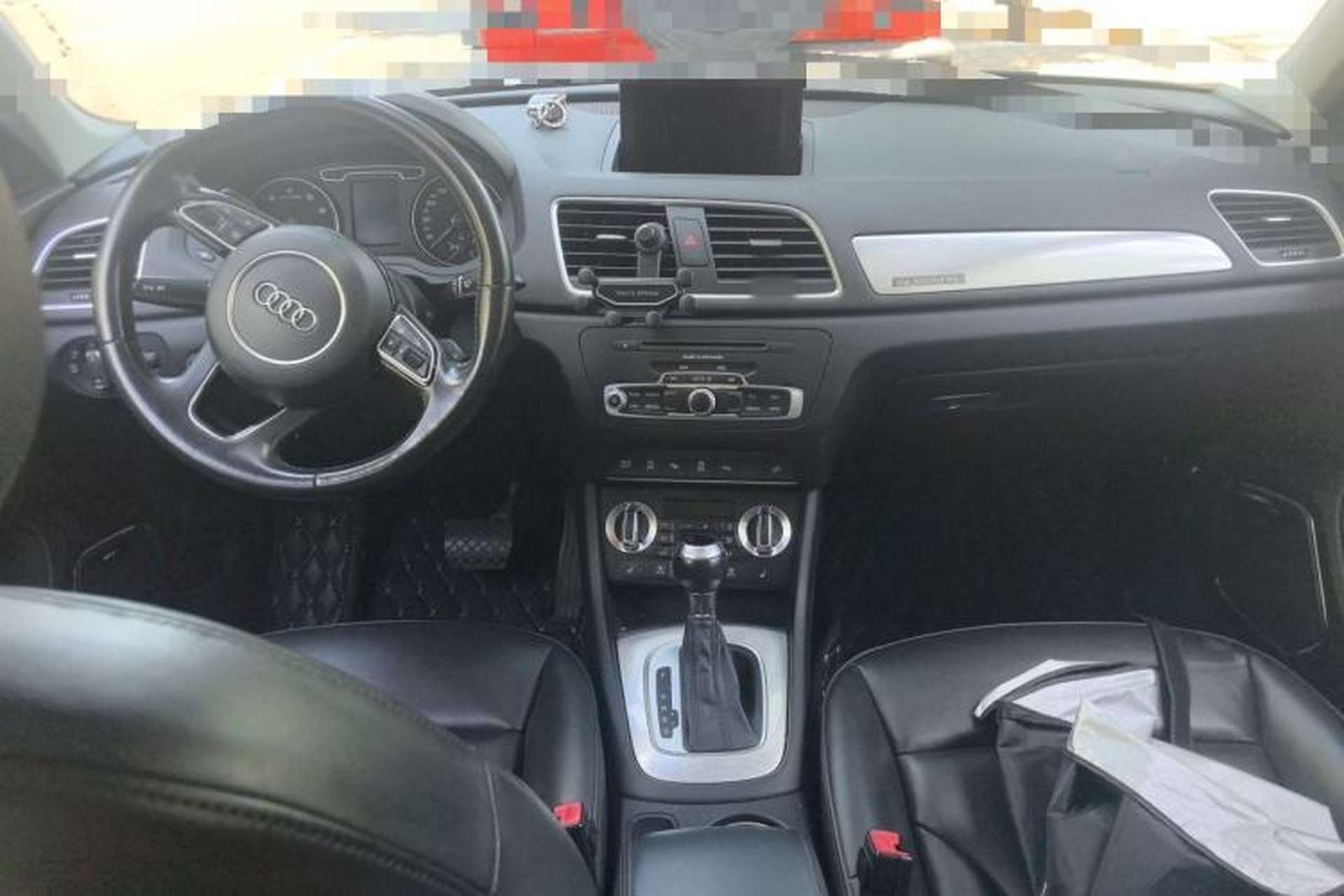 Used Audi Q3 2015 35 TFSI quattro Luxury Edition Center Console