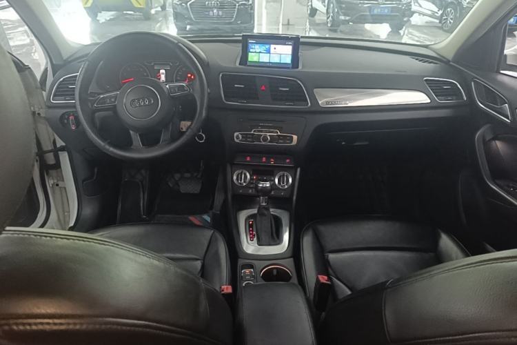 Used Audi Q3 2015 35 TFSI quattro Millionth Anniversary Edition Center Console
