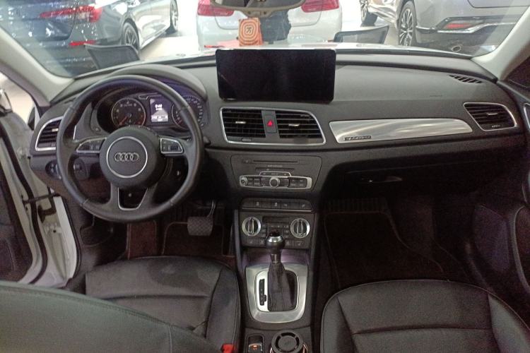 Used Audi Q3 2015 35 TFSI quattro Technology Edition Center Console