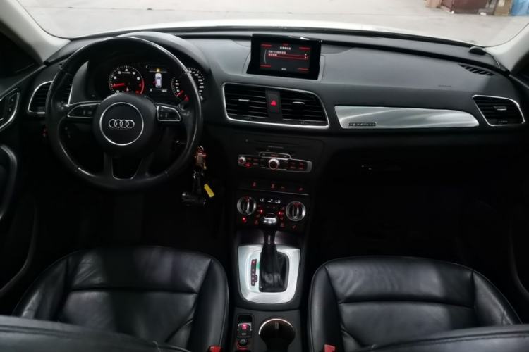 Used Audi Q3 2015 35 TFSI quattro Technology Edition Center Console
