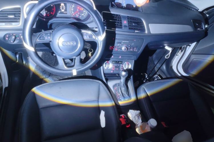 Used Audi Q3 2015 30 TFSI Ambition Edition Center Console