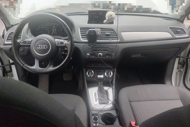 Used Audi Q3 2015 30 TFSI Ambition Edition Center Console
