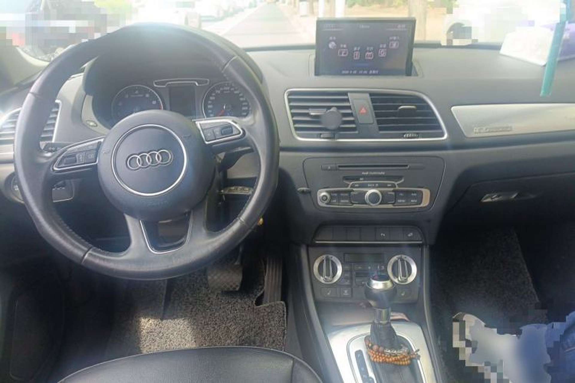 Used Audi Q3 2015 35 TFSI quattro Technology Edition Center Console