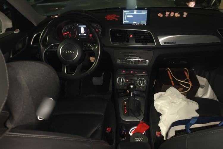 Used Audi Q3 2015 35 TFSI quattro Technology Edition Center Console
