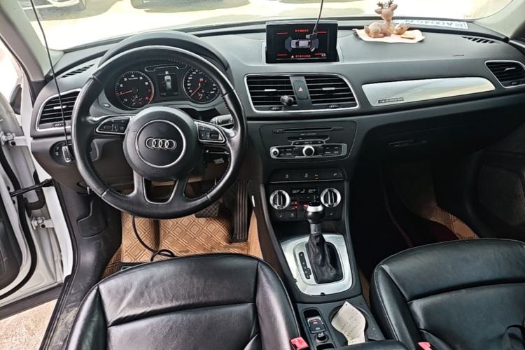 Used Audi Q3 2015 35 TFSI quattro Millionth Anniversary Edition Center Console