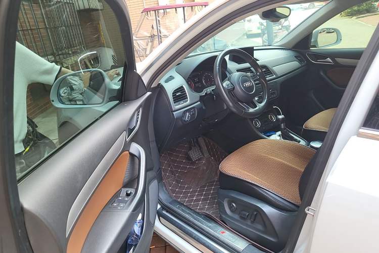 Used Audi Q3 2015 35 TFSI Ambition Edition Driver Seat