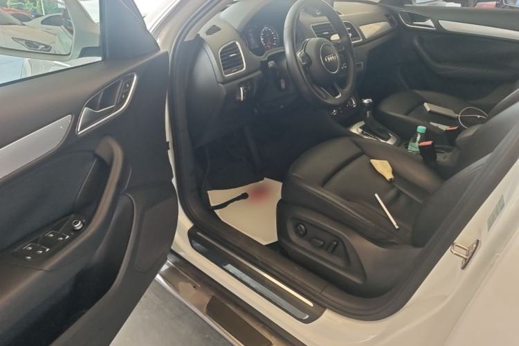 Used Audi Q3 2015 35 TFSI quattro Technology Edition Driver Seat
