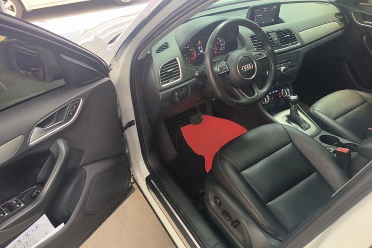 Used Audi Q3 2015 35 TFSI Ambition Edition Driver Seat