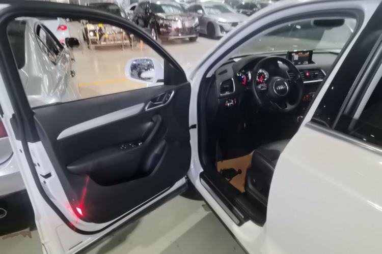 Used Audi Q3 2015 35 TFSI quattro Technology Edition Driver Seat