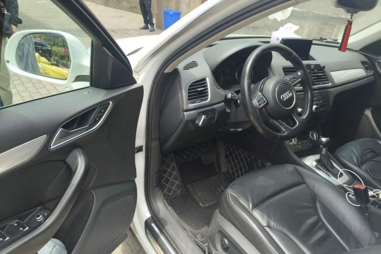 Used Audi Q3 2015 30 TFSI Comfort Model Driver Seat
