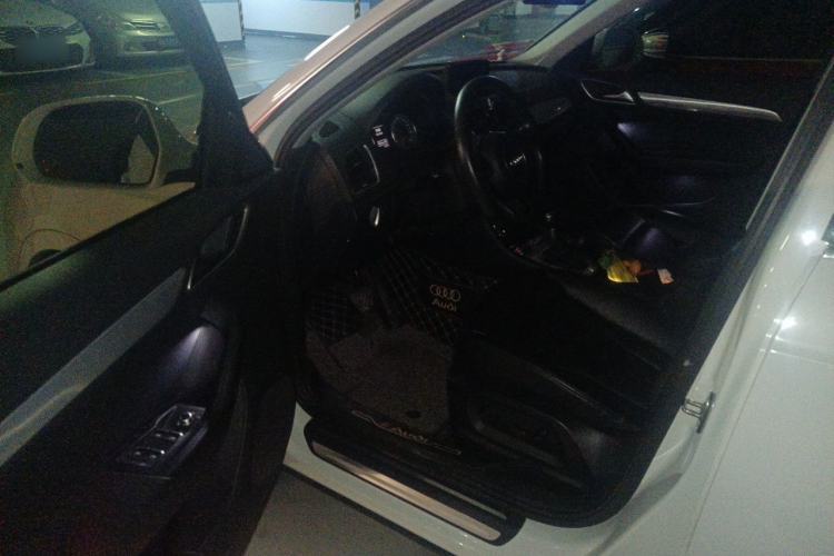 Used Audi Q3 2015 35 TFSI Comfort Model Driver Seat