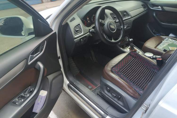Used Audi Q3 2015 35 TFSI Ambition Edition Driver Seat