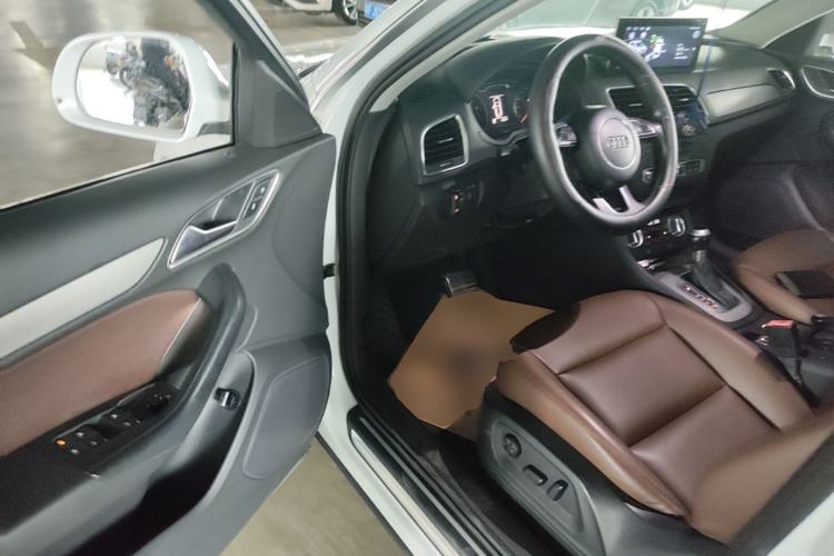 Used Audi Q3 2015 30 TFSI Ambition Edition Driver Seat