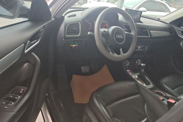Used Audi Q3 2015 35 TFSI quattro Technology Edition Driver Seat