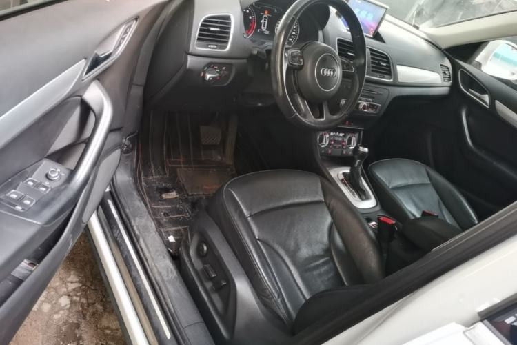 Used Audi Q3 2015 35 TFSI Comfort Model Driver Seat
