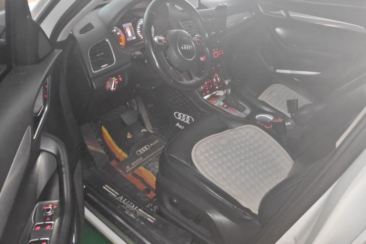 Used Audi Q3 2015 35 TFSI quattro Technology Edition Driver Seat
