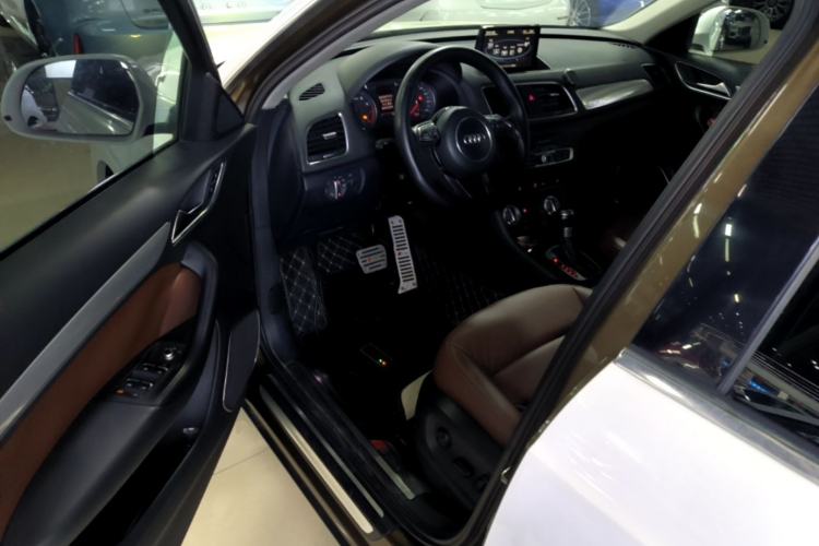 Used Audi Q3 2015 35 TFSI quattro Technology Edition Driver Seat